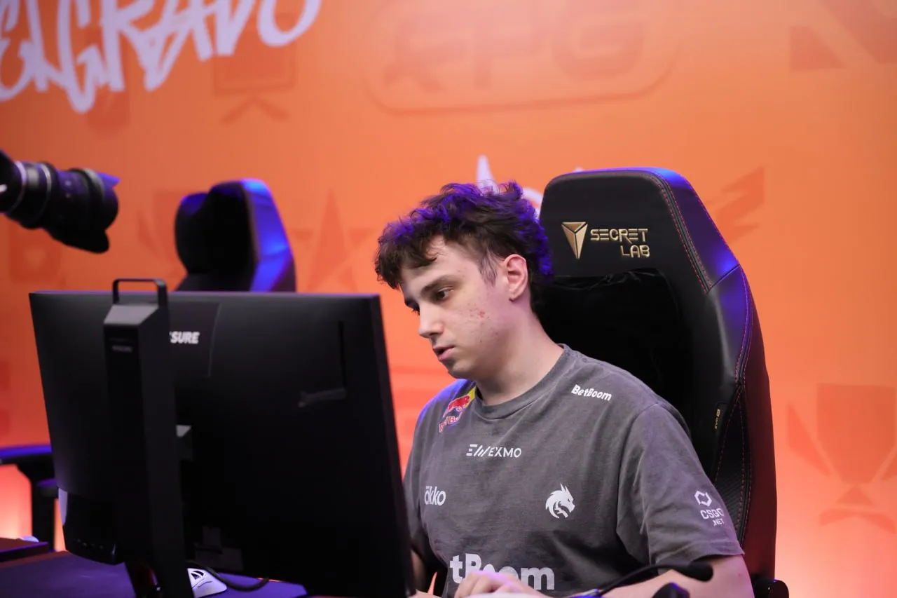 Larl. Источник: FISSURE